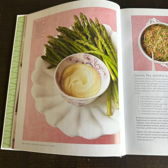 Martha Stewart's Dinner at Home: 52 Quick Meals to Cook for Family and Friends - Picture 4 of 5
